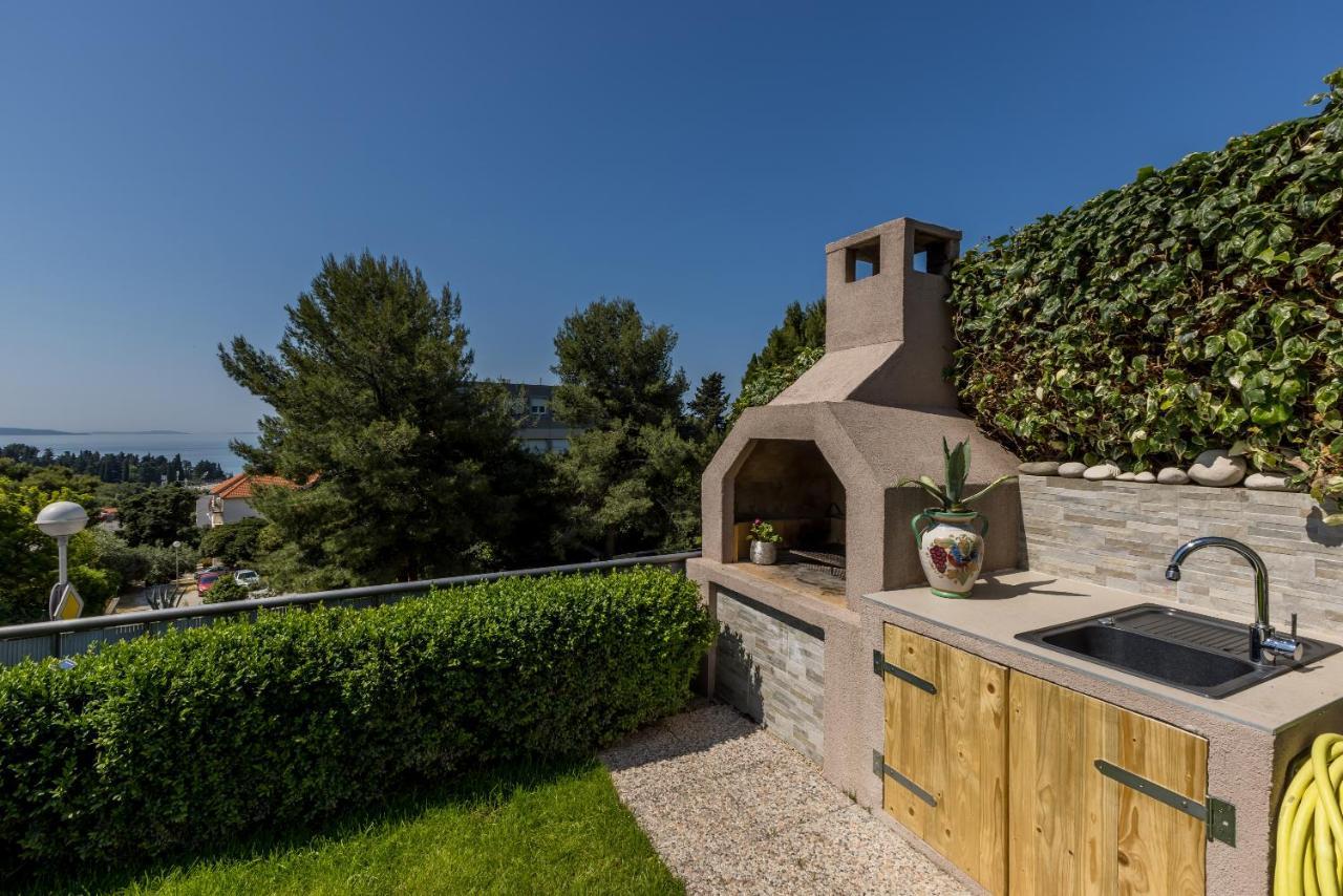 Villa Katess With Heated Pool Split Eksteriør billede