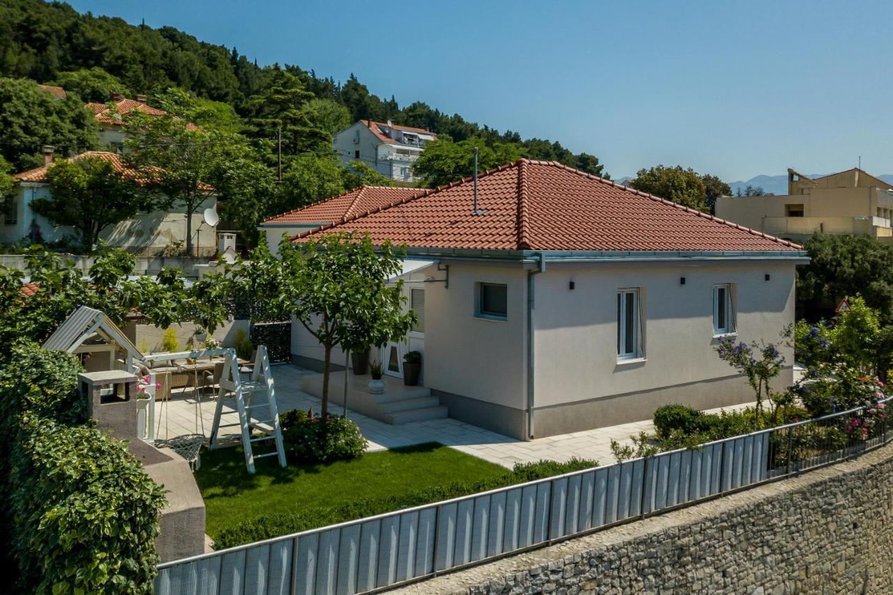 Villa Katess With Heated Pool Split Eksteriør billede